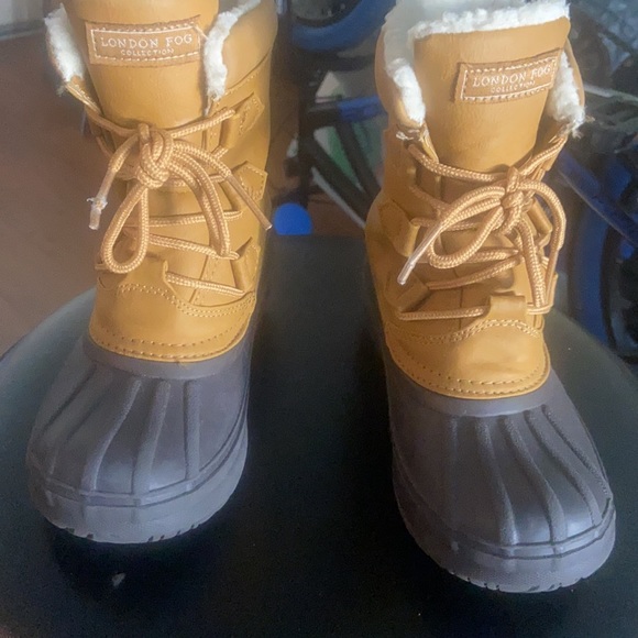 Like new kids London Fog duck boots - Picture 2 of 5
